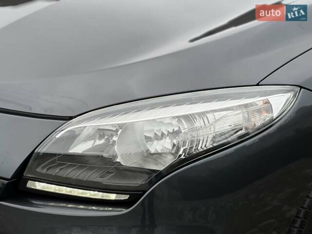 Серый Рено Меган, объемом двигателя 1.46 л и пробегом 230 тыс. км за 7470 $, фото 9 на Automoto.ua