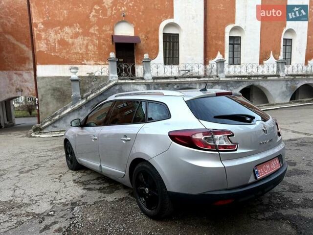 Сірий Рено Меган, об'ємом двигуна 1.6 л та пробігом 230 тис. км за 7700 $, фото 14 на Automoto.ua