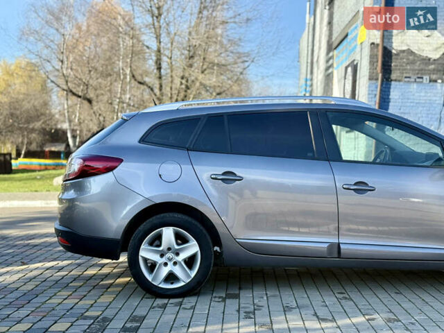 Серый Рено Меган, объемом двигателя 1.5 л и пробегом 243 тыс. км за 7999 $, фото 8 на Automoto.ua