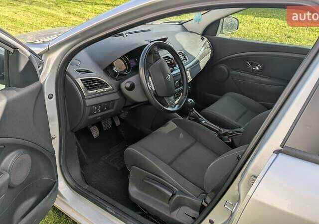 Серый Рено Меган, объемом двигателя 1.5 л и пробегом 247 тыс. км за 8200 $, фото 2 на Automoto.ua