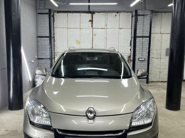 Сірий Рено Меган, об'ємом двигуна 1.5 л та пробігом 290 тис. км за 7499 $, фото 1 на Automoto.ua