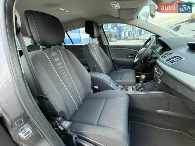 Сірий Рено Меган, об'ємом двигуна 0 л та пробігом 128 тис. км за 6999 $, фото 39 на Automoto.ua