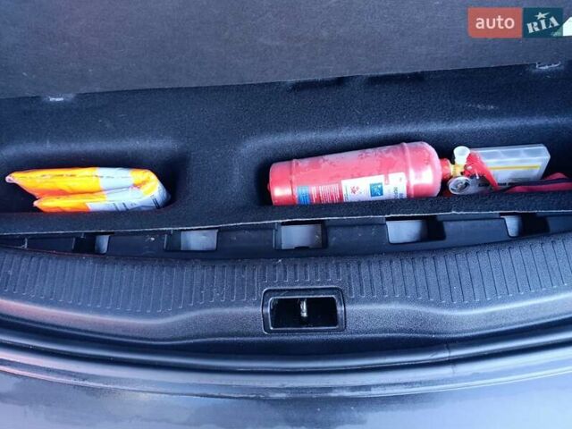 Серый Рено Меган, объемом двигателя 1.5 л и пробегом 207 тыс. км за 8800 $, фото 30 на Automoto.ua