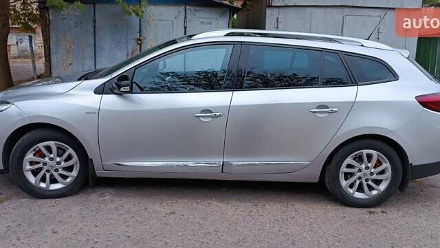 Рено Меган 2013 у Миколаєві на Automoto.ua Сірий Рено Меган, об'ємом двигуна 1.46 л та пробігом 212 тис. км за 8000 $, фото 7 на Automoto.ua