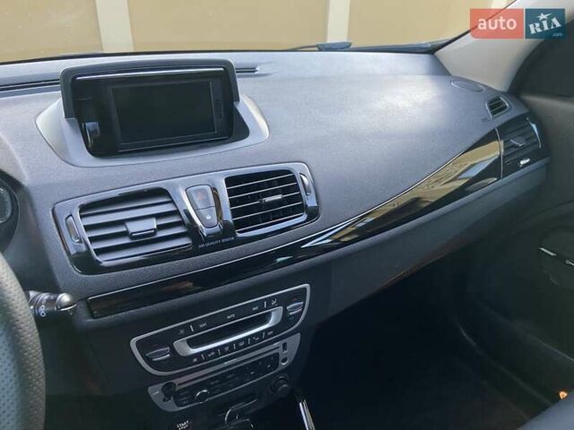 Серый Рено Меган, объемом двигателя 1.5 л и пробегом 194 тыс. км за 8850 $, фото 118 на Automoto.ua