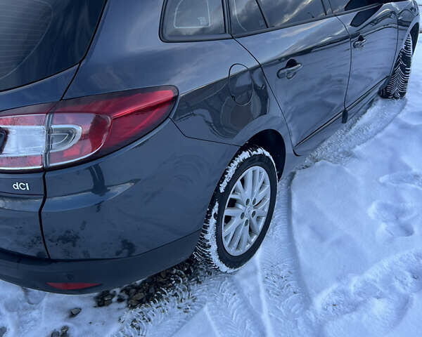 Сірий Рено Меган, об'ємом двигуна 1.46 л та пробігом 355 тис. км за 8000 $, фото 16 на Automoto.ua