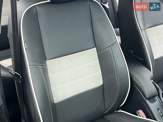 Серый Рено Меган, объемом двигателя 1.46 л и пробегом 230 тыс. км за 7470 $, фото 74 на Automoto.ua