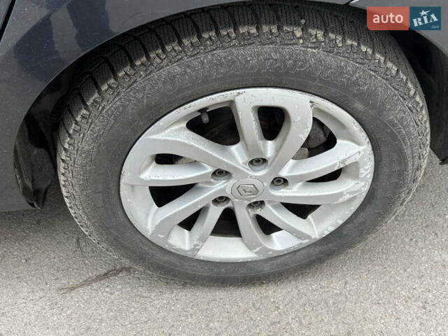 Серый Рено Меган, объемом двигателя 1.46 л и пробегом 250 тыс. км за 7300 $, фото 26 на Automoto.ua