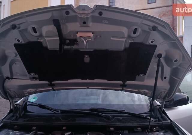 Сірий Рено Меган, об'ємом двигуна 1.6 л та пробігом 230 тис. км за 7700 $, фото 59 на Automoto.ua