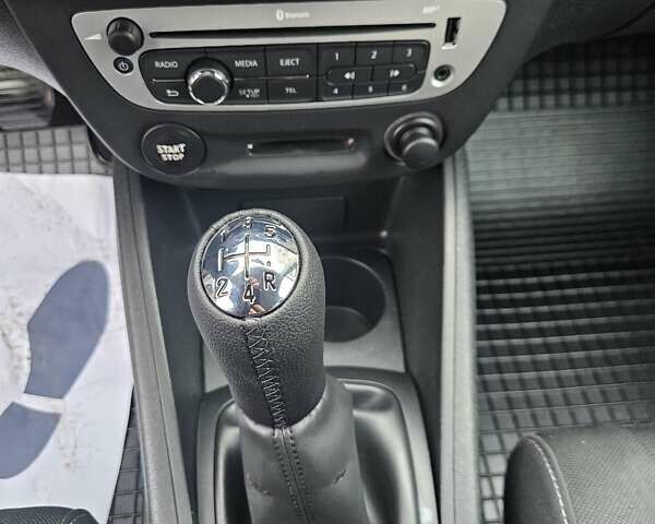 Серый Рено Меган, объемом двигателя 1.6 л и пробегом 173 тыс. км за 7450 $, фото 80 на Automoto.ua