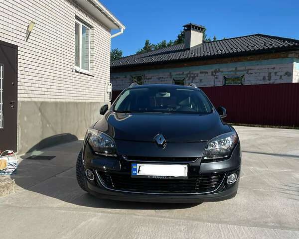 Серый Рено Меган, объемом двигателя 1.5 л и пробегом 220 тыс. км за 7800 $, фото 2 на Automoto.ua