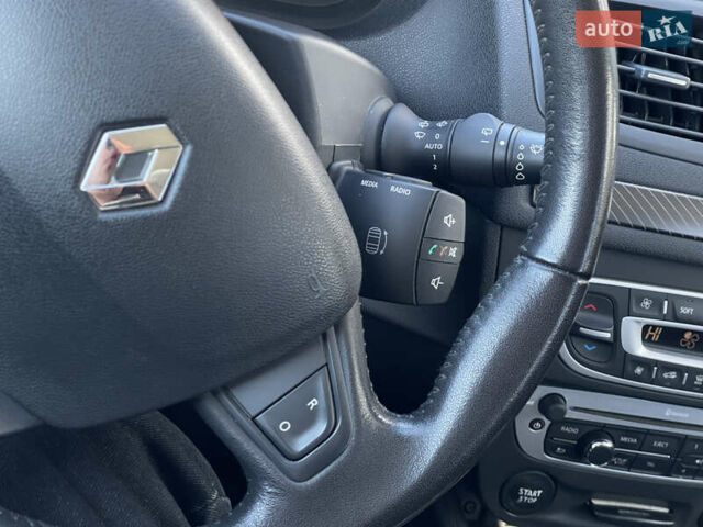 Сірий Рено Меган, об'ємом двигуна 1.5 л та пробігом 187 тис. км за 8595 $, фото 37 на Automoto.ua