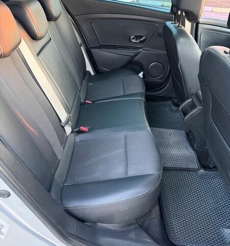 Серый Рено Меган, объемом двигателя 1.5 л и пробегом 292 тыс. км за 9200 $, фото 16 на Automoto.ua