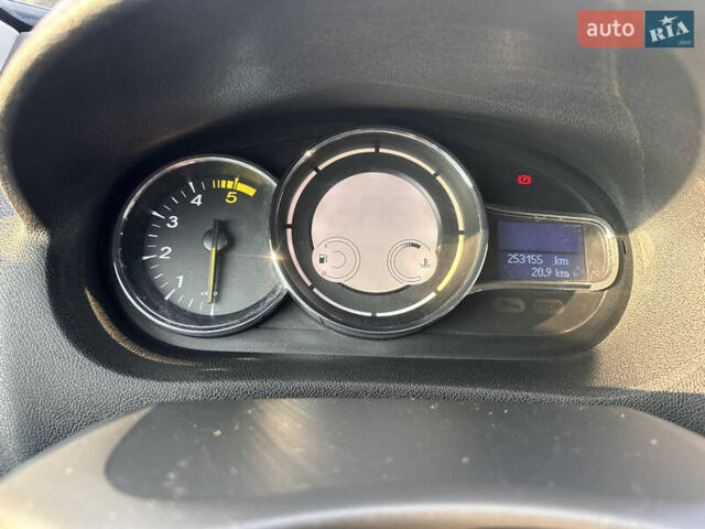Серый Рено Меган, объемом двигателя 1.5 л и пробегом 244 тыс. км за 8100 $, фото 23 на Automoto.ua