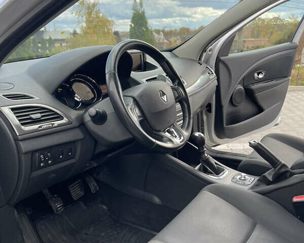 Серый Рено Меган, объемом двигателя 1.46 л и пробегом 228 тыс. км за 8500 $, фото 9 на Automoto.ua