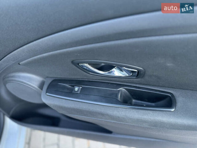 Сірий Рено Меган, об'ємом двигуна 1.5 л та пробігом 250 тис. км за 7250 $, фото 39 на Automoto.ua