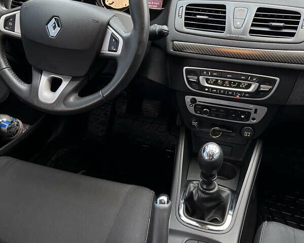 Серый Рено Меган, объемом двигателя 1.5 л и пробегом 262 тыс. км за 7550 $, фото 19 на Automoto.ua