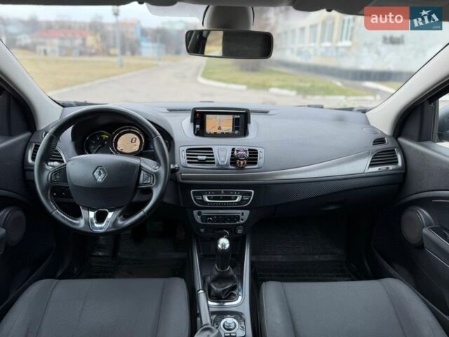 Сірий Рено Меган, об'ємом двигуна 1.46 л та пробігом 225 тис. км за 6800 $, фото 31 на Automoto.ua