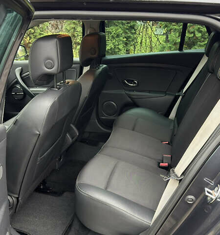 Серый Рено Меган, объемом двигателя 1.5 л и пробегом 222 тыс. км за 9999 $, фото 17 на Automoto.ua