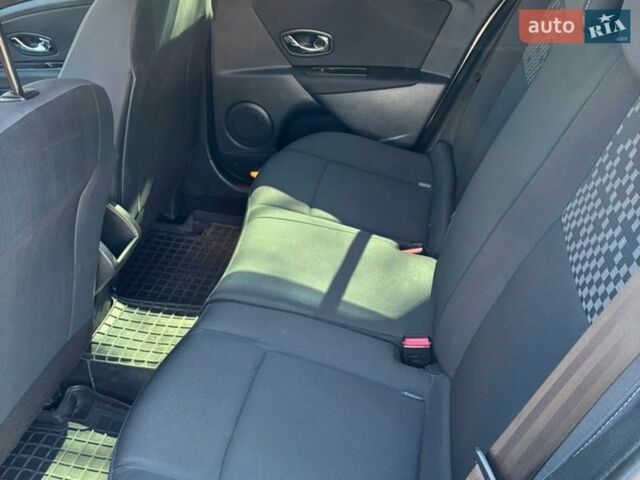 Серый Рено Меган, объемом двигателя 1.46 л и пробегом 283 тыс. км за 7100 $, фото 5 на Automoto.ua