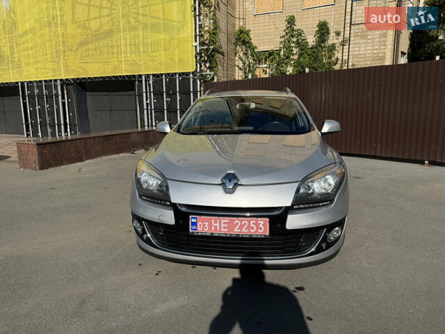 Серый Рено Меган, объемом двигателя 1.6 л и пробегом 245 тыс. км за 8800 $, фото 1 на Automoto.ua