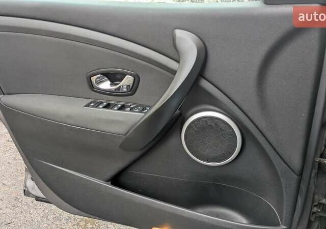 Серый Рено Меган, объемом двигателя 1.46 л и пробегом 225 тыс. км за 8500 $, фото 7 на Automoto.ua