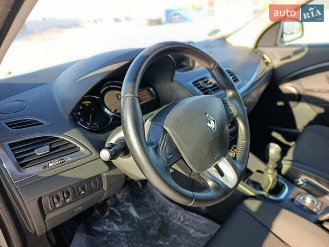 Сірий Рено Меган, об'ємом двигуна 1.5 л та пробігом 258 тис. км за 7900 $, фото 23 на Automoto.ua