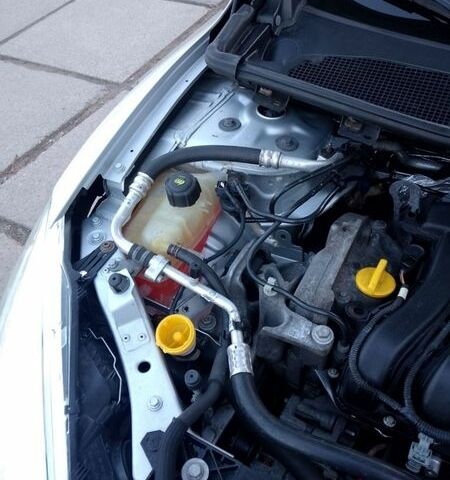 Серый Рено Меган, объемом двигателя 1.6 л и пробегом 235 тыс. км за 7200 $, фото 26 на Automoto.ua