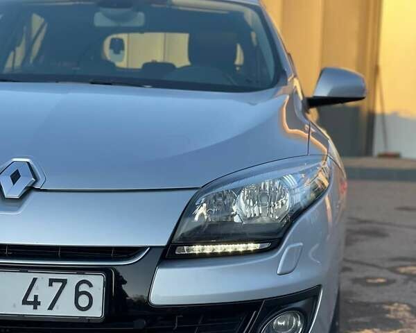 Серый Рено Меган, объемом двигателя 1.5 л и пробегом 202 тыс. км за 7800 $, фото 13 на Automoto.ua