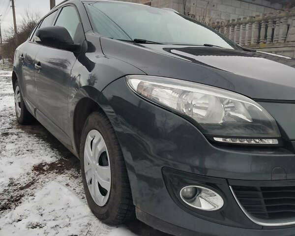 Сірий Рено Меган, об'ємом двигуна 1.46 л та пробігом 230 тис. км за 7900 $, фото 1 на Automoto.ua