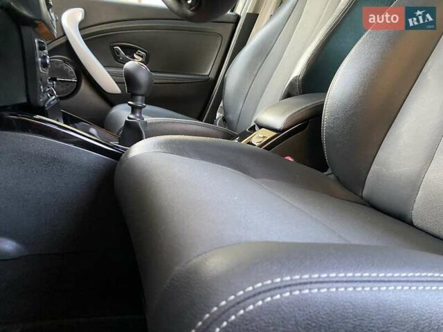 Серый Рено Меган, объемом двигателя 1.5 л и пробегом 194 тыс. км за 8850 $, фото 111 на Automoto.ua