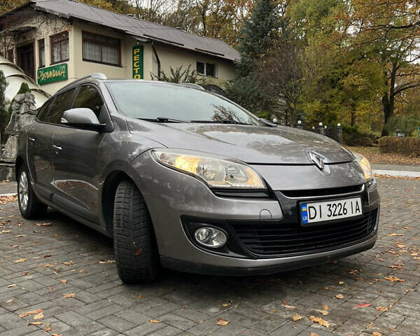 Рено Меган 2013 в Самборе на Automoto.ua Серый Рено Меган, объемом двигателя 1.46 л и пробегом 273 тыс. км за 7450 $, фото 10 на Automoto.ua
