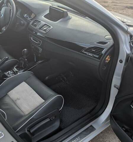 Серый Рено Меган, объемом двигателя 1.46 л и пробегом 239 тыс. км за 8700 $, фото 8 на Automoto.ua