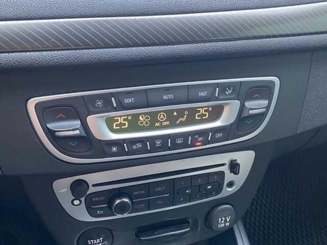 Серый Рено Меган, объемом двигателя 1.5 л и пробегом 251 тыс. км за 7500 $, фото 11 на Automoto.ua