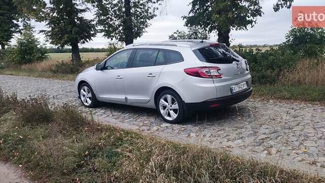 Сірий Рено Меган, об'ємом двигуна 1.6 л та пробігом 245 тис. км за 7800 $, фото 1 на Automoto.ua