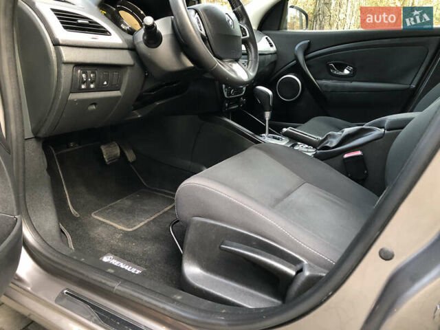 Серый Рено Меган, объемом двигателя 1.5 л и пробегом 251 тыс. км за 8450 $, фото 28 на Automoto.ua