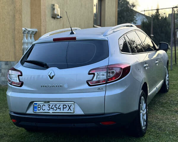 Рено Меган 2013 у Львові на Automoto.ua Сірий Рено Меган, об'ємом двигуна 1.46 л та пробігом 228 тис. км за 9200 $, фото 15 на Automoto.ua