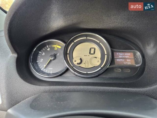 Сірий Рено Меган, об'ємом двигуна 1.5 л та пробігом 302 тис. км за 7700 $, фото 12 на Automoto.ua