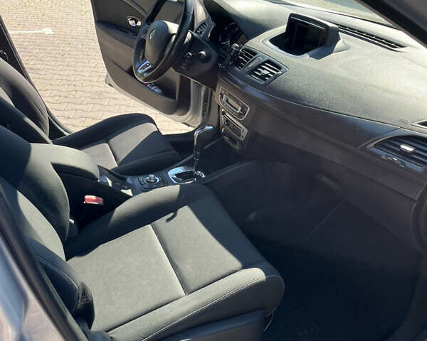 Серый Рено Меган, объемом двигателя 1.46 л и пробегом 230 тыс. км за 8000 $, фото 11 на Automoto.ua