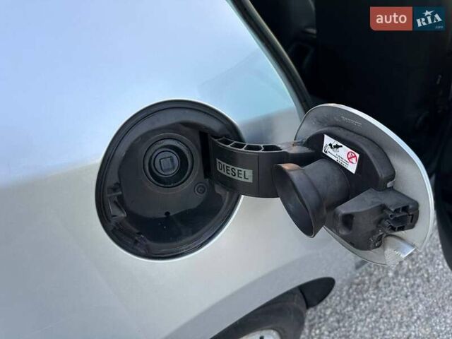 Рено Меган 2013 в Виннице на Automoto.ua Серый Рено Меган, объемом двигателя 1.46 л и пробегом 270 тыс. км за 7800 $, фото 28 на Automoto.ua