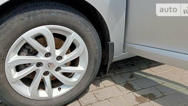 Сірий Рено Меган, об'ємом двигуна 1.46 л та пробігом 365 тис. км за 8300 $, фото 15 на Automoto.ua