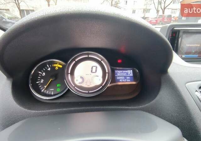 Серый Рено Меган, объемом двигателя 1.5 л и пробегом 264 тыс. км за 7200 $, фото 16 на Automoto.ua