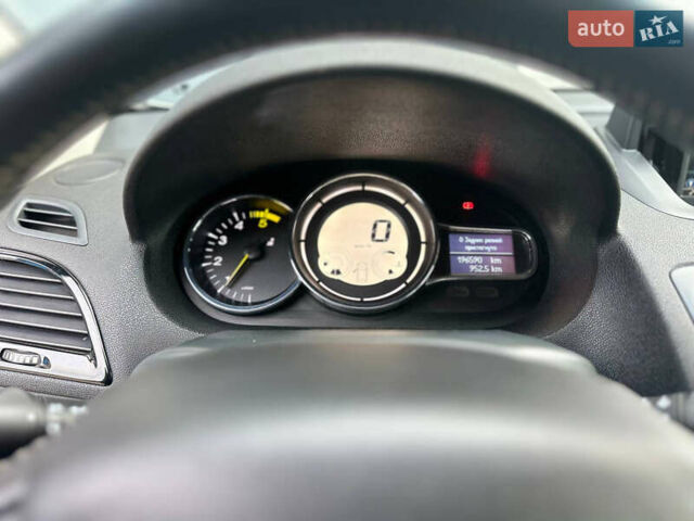 Серый Рено Меган, объемом двигателя 1.6 л и пробегом 197 тыс. км за 7699 $, фото 18 на Automoto.ua