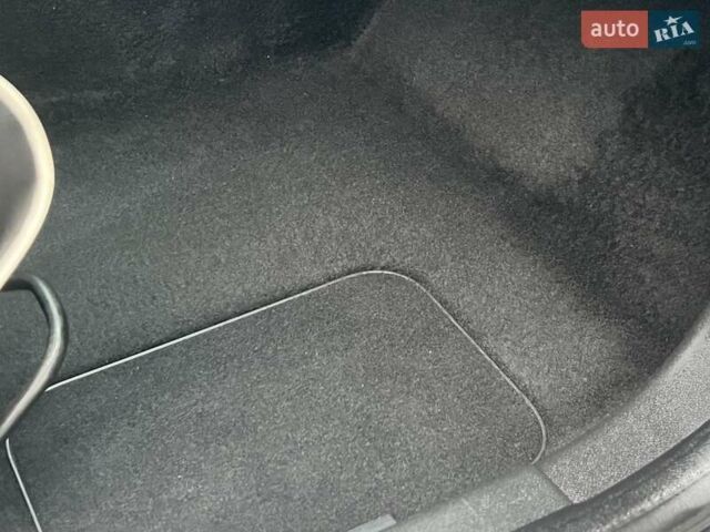 Серый Рено Меган, объемом двигателя 1.46 л и пробегом 230 тыс. км за 7470 $, фото 75 на Automoto.ua