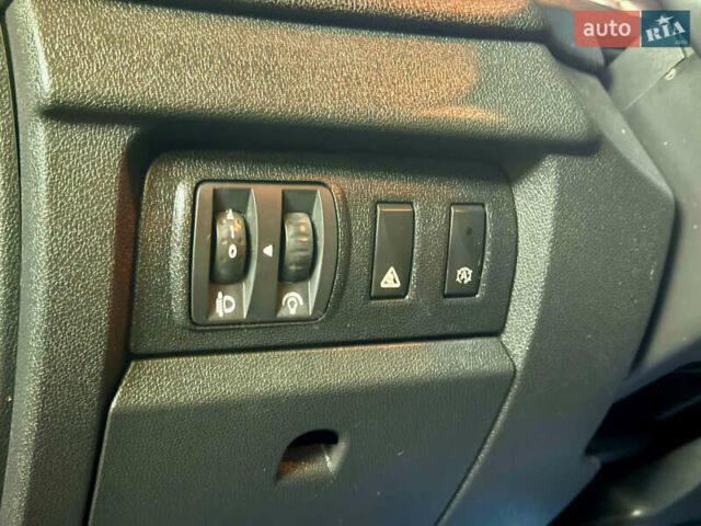 Серый Рено Меган, объемом двигателя 1.5 л и пробегом 243 тыс. км за 7999 $, фото 46 на Automoto.ua