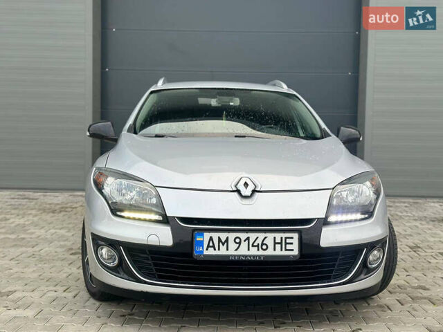 Серый Рено Меган, объемом двигателя 1.6 л и пробегом 197 тыс. км за 7699 $, фото 3 на Automoto.ua