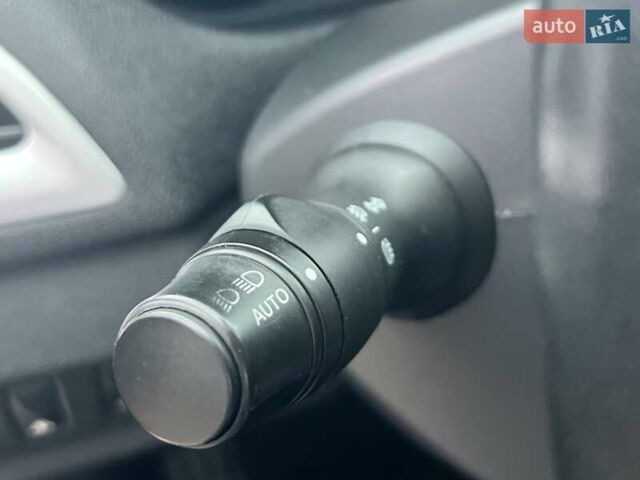 Серый Рено Меган, объемом двигателя 1.46 л и пробегом 230 тыс. км за 7470 $, фото 41 на Automoto.ua