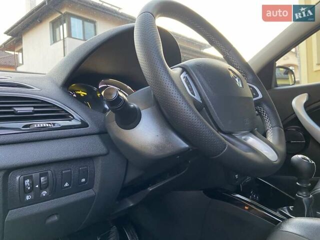 Серый Рено Меган, объемом двигателя 1.5 л и пробегом 194 тыс. км за 8850 $, фото 103 на Automoto.ua