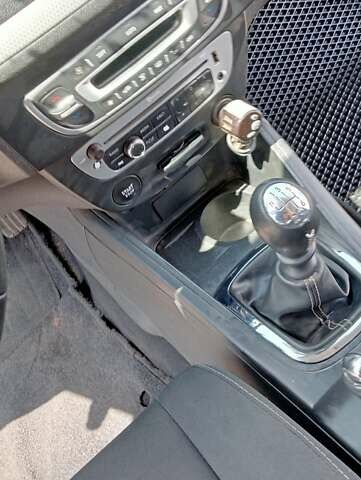 Сірий Рено Меган, об'ємом двигуна 1.46 л та пробігом 365 тис. км за 8300 $, фото 17 на Automoto.ua