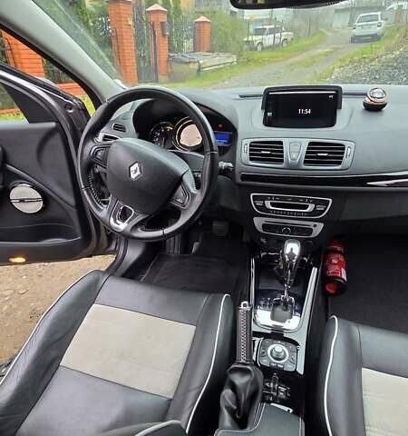 Сірий Рено Меган, об'ємом двигуна 1.46 л та пробігом 221 тис. км за 9000 $, фото 34 на Automoto.ua